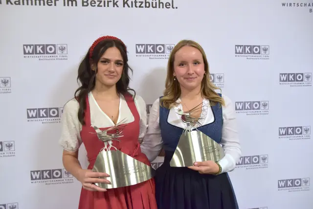 Die zweifachen Landessiegerinnen Antonia Waltl (li.) und Mia Margaux Mörretz. | Foto: Johanna Bamberger