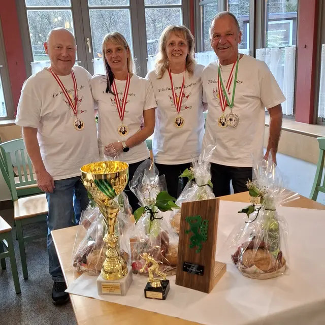 Teil der Siegermannschaft waren Obfrau Hermine Fraiß, Viktor Granig, Monika Berger und Herbert Rinnhofer. | Foto: Seniorenbund Spital/Semmering