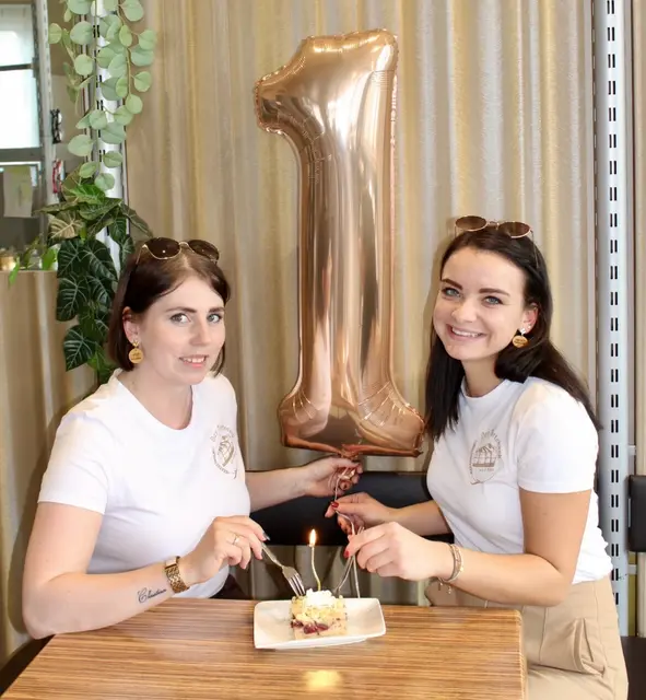 Das Torteneck
Montag und Mittwoch, 7 bis 13 Uhr, Dienstag, Donnerstag und Freitag 7 bis 19 Uhr, Samstag 9 bis 16 Uhr, Sonntag 13 bis 17 Uhr
www.das-torteneck.at | Foto: Torteneck