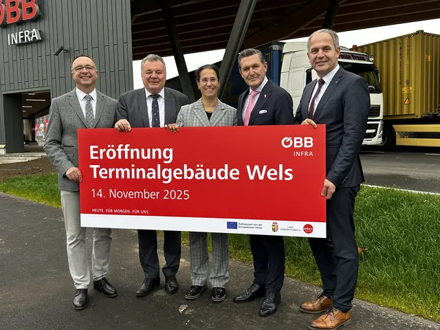 Ein erster Zwischenschritt: Das Terminalgebäude am Welser Verkehrsknotenpunkt wurde eröffnet – mit der Fertigstellung 2027 soll der Transitpunkt seinen vollen Betrieb aufnehmen. | Foto: MeinBezirk