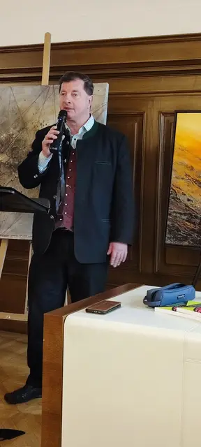 Werkbund Präsident Dr. Bernd Holasek gab einen eindrucksvollen Einblick in die Vereins-Geschichte | Foto: Wolfgang Winkler