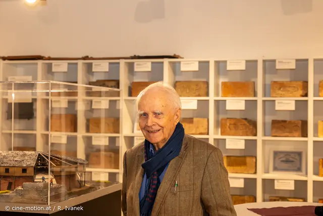 Walter Schramm - Kuratorunterstützer und Mentor sowie "Ziegelgeschichtsspezialist". | Foto: www.cine-motion.at / Ivanek