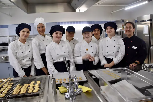 Die Mittelschule und die höhere Lehranstalt des Theresianums luden zum Tag der offenen Tür.  | Foto: Stefan Schneider