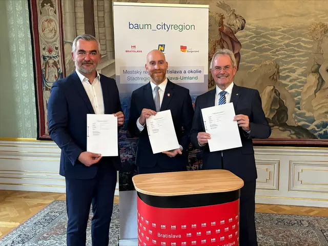 Unterzeichneten den Vertrag. Landesrat Dorner, Vizebürgermeister Mrva und Landtagspräsident Karl Wilfing | Foto: Roland Weber/RMA