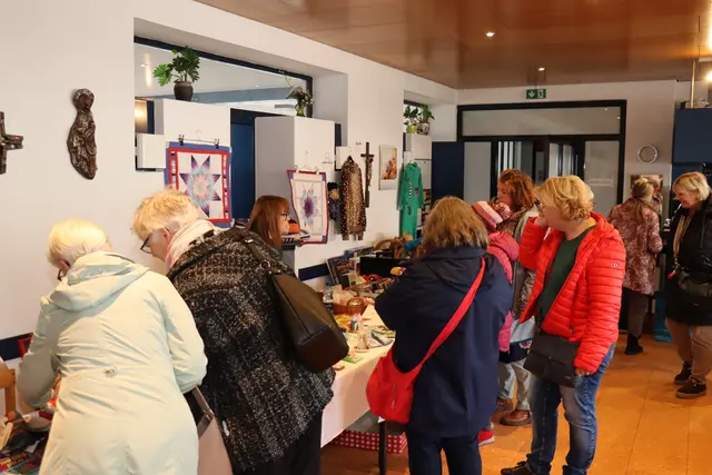 Die Besucherinnen und Besucher entdecken echte Unikate. | Foto: Kendlbacher