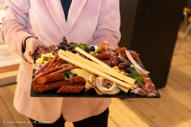Geschmacksneutralisierend wirkten diese Köstlichkeiten. | Foto: www.cine-motion.at / Ivanek