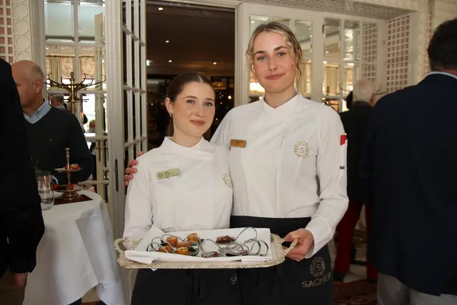 In der Patisserie:Liana Grizuk und Sophia Bachmann.
