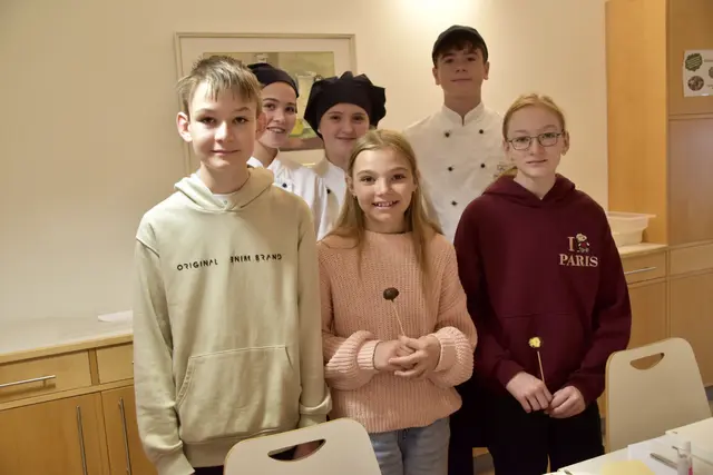 Für die Kinder gab es auch was zu naschen.  | Foto: Stefan Schneider