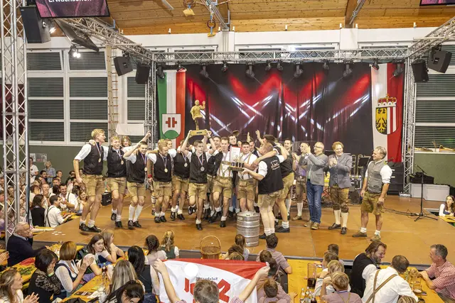 Die "Original Gaflenzer Schuhplattler" konnten sich beim Wertungsplatten 2025 den ersten Platz in Pichl bei Wels sichern. | Foto: Tino Andrea Fraccaroli