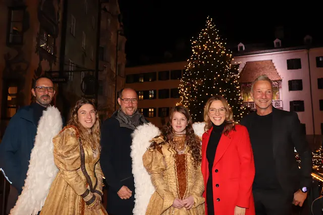 Bei der Eröffnung: TVB-Obmann Peter Paul Mölk, LR Mario Gerber, Engel Lara, Barbara Plattner (Innsbruck Tourismus und Robert Neuner von der „IAI Veranstaltungs GmbH“. | Foto: Kendlbacher