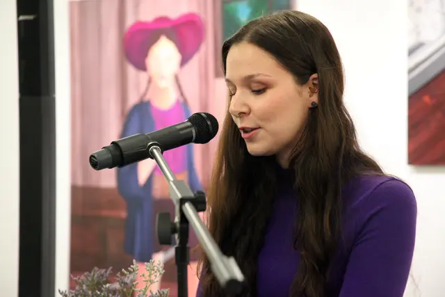 Johanna Böhm lieferte bereichernde Aussagen, die neben Bezügen zur Ausstellung und zur Künstlerin von starker gesellschaftlicher Relevanz waren.