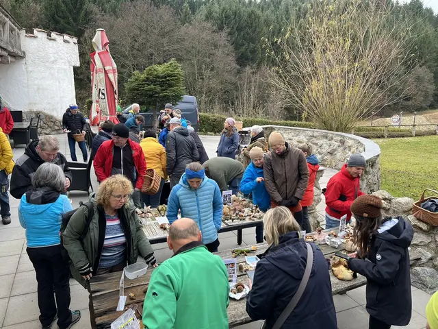 Willkommen bei den Pilzen! Mit einer Pilz-Wanderung und einem Ausstellungsbesuch „Willkommen bei den Pilzen“ verabschiedete sich das Museum in Altenburg für diese Saison. | Foto: Martin Luger