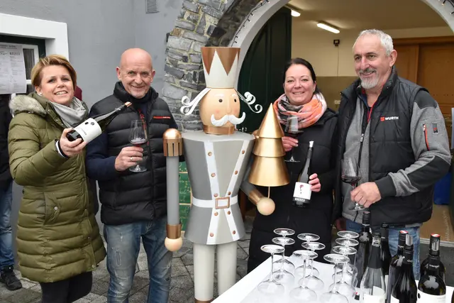 Gelungene Premiere für das "Weinfest am Berg": Eva und Gerhard Unger, Beate und Franz Wagner | Foto: Michael Strini