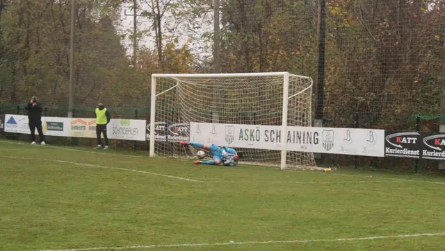 Maximillian Zöttl hielt den Strafstoß von Mihael Rebernik und wurde zum Matchwinner. | Foto: Peter Seper