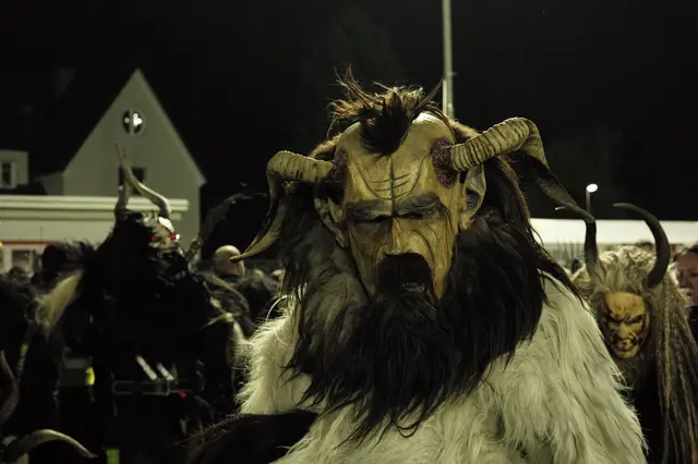 Krampusläufe sind ein Erlebnis für die ganze Familie. | Foto: Santrucek