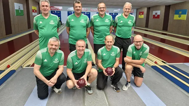 KCS-Herren-Mannschaft
stehend v.l.n.r: Gerber Heinrich, Leo Roman, Schilcher Peter, Aichstill Erich
hockend v.l.n.r.: Schrattenecker Herbert, Straßhofer Uwe, Scharinger Gerhard, Dobai Andreas