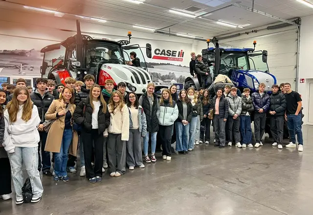 Die 3. Jahrgänge der BHAK Bad Ischl besuchten Mitte November die Steyr-Traktorenwerke in St. Valentin. | Foto: BHAK/BHAS Bad Ischl