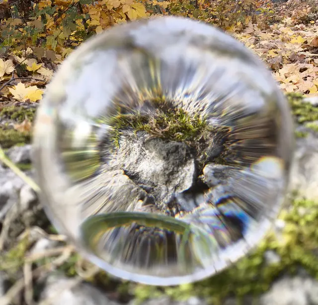 Durch die Glaskugel geschaut  | Foto: Martina Laserer 