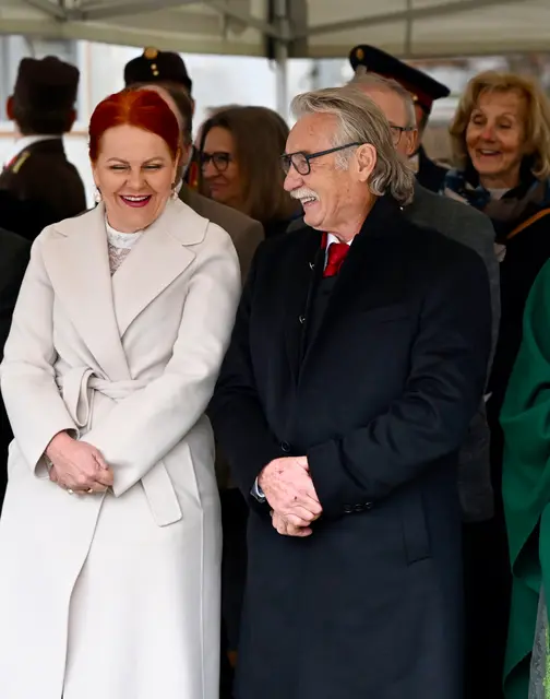 Beste Laune bei der Landerätin und dem Neo-Ehrenbürger. | Foto: Hassl