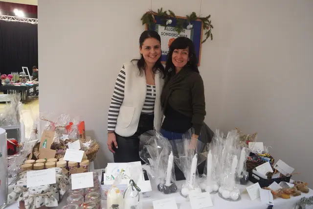 Auch die Sonderschule Mattersburg war mit selbst gebastelten Sachen der Schülerinnen und Schüler vertreten. | Foto: Jennifer Flechl