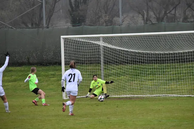 Gegen den Nachschuss von Marie Berger ist die Austria-Keeperin machtlos. | Foto: Michael Strini