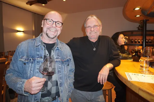 Im Keller des Weingutes konnten feine Weine verkostet werden. | Foto: Jennifer Flechl