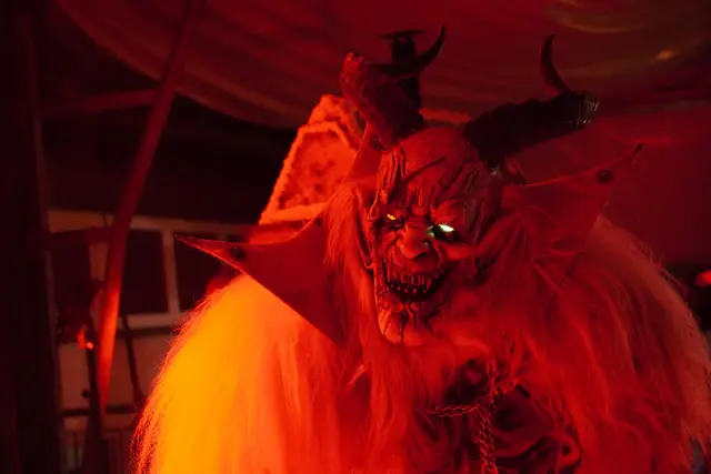 Die schaurigen Masken und Larven sind der ganze Stolz einer jeder Tuiflgruppe.  | Foto: AMG