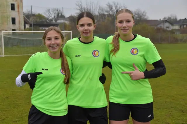 Die Torschützinnen Marie Berger, Elena Weschitz und Eva Handler | Foto: Michael Strini