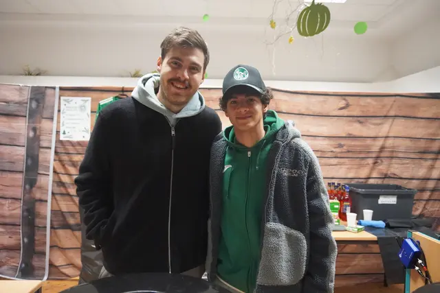 Der MSV2020 versorgte seine Gäste mit Punsch und frischen Maroni. | Foto: Jennifer Flechl