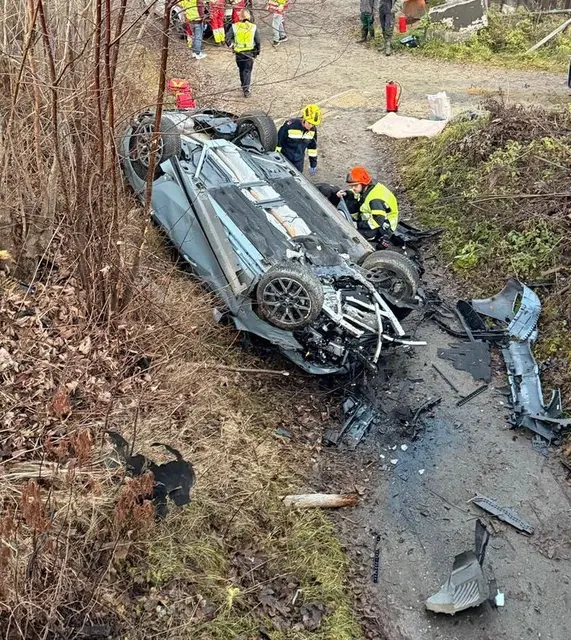 Ein 45-jähriger US-amerikanische Fahrzeuglenker ist mit seinem Auto im Gemeindegebiet von Turnau verunglückt. | Foto: Rotes Kreuz Bruck-Mürzzuschlag/K. Flecker