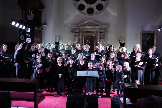Großer Applaus für die Glanzleistung der Chormitglieder und Chorleiterin Rebecca Bedjai | Foto: Andrea Glatzer