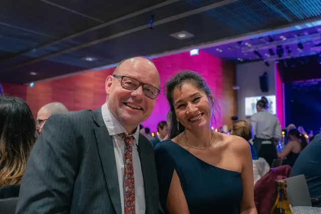 Es wurde viel gelacht, getanzt und ausgelassen gefeiert - die Familien waren stolz auf ihre Maturanten. | Foto: hakzell. - Ivan Vilus