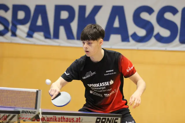 Ebensees Nachwuchs-Ass Lionel Stift sorgte mit seinem Sieg über Balasz Fixl für eine Sensation.
 | Foto: SPG muki Ebensee