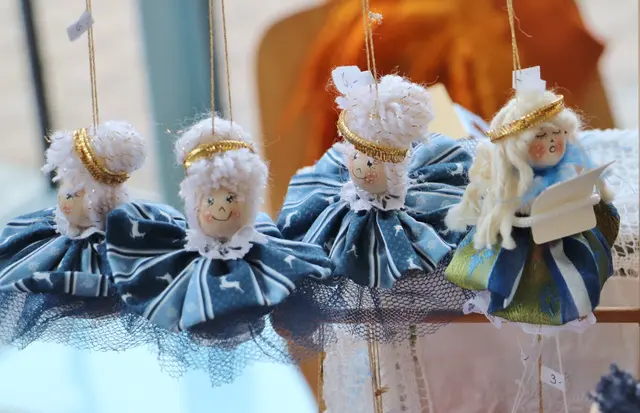 Engerln im Anflug: in etwas mehr als einen Monat ist Weihnachten. | Foto: Edith Ertl