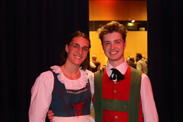 Martina Raffeiner und Matteo Öttl legten stimmgewaltige Solisten-Auftritte hin.  | Foto: Elisabeth Zangerl