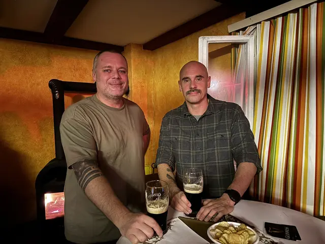 Georg Atzinger und Rainer Brantner freuen sich über die gute Stimmung 