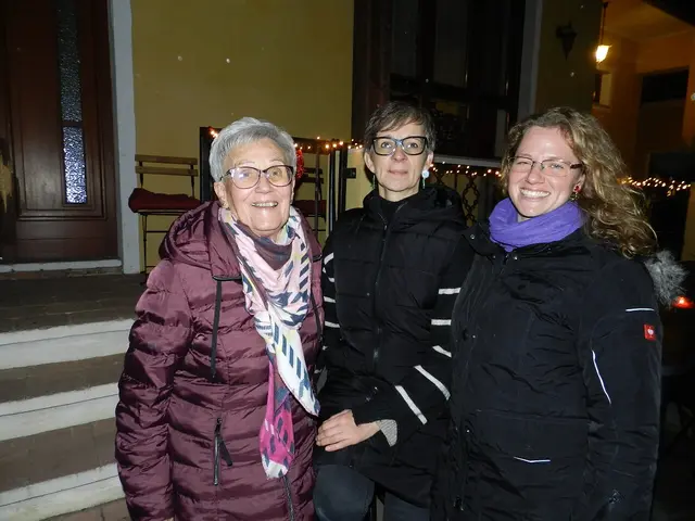 Franziska , Daniela Zeillinger , Daniela Bruckmayer waren mit den gutem Besuch zufrieden | Foto: Heribert Punz