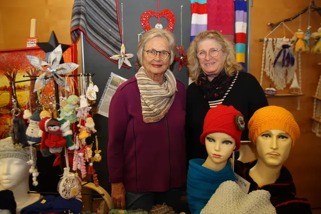 Leidenschaft für kreatives Gestalten: Herta Knaetsch und Regina Wilfinger.