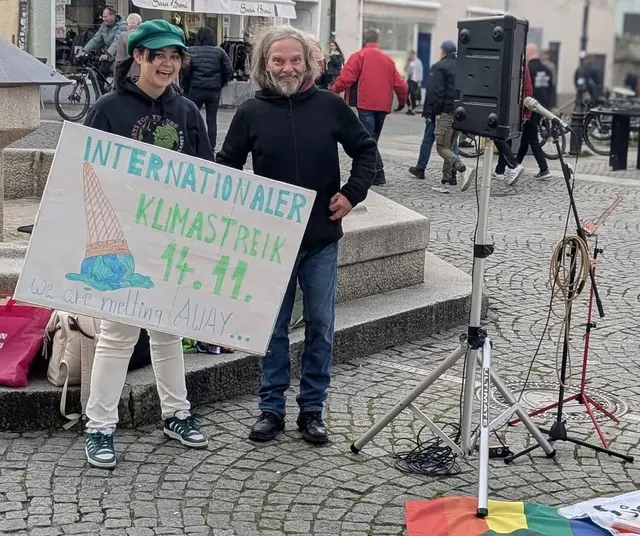 FFF fordern auch bei der Demo in Füssen Klimagerechtigkeit. | Foto: FFF Reutte/Füssen