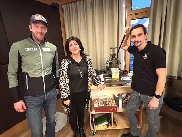 Dominik Landertinger, Irene Bernatzky, Buchbinder Valentin Mayr. | Foto: Nikolaus Kogler