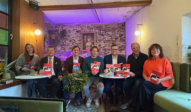 (v.l.): Julia Jöbstl (Hafenstadt), Bürgermeister Christian Scheider, Vizebürgermeister Ronald Rabitsch, Hafenstadt-Betreiber Michael Pontasch, Stadtrat Julian Geier, TVB-Geschäftsführer Helmuth Micheler und "Klagenfurt Marketing"-Geschäftsführerin Inga Horny. | Foto: StadtKommunikation
