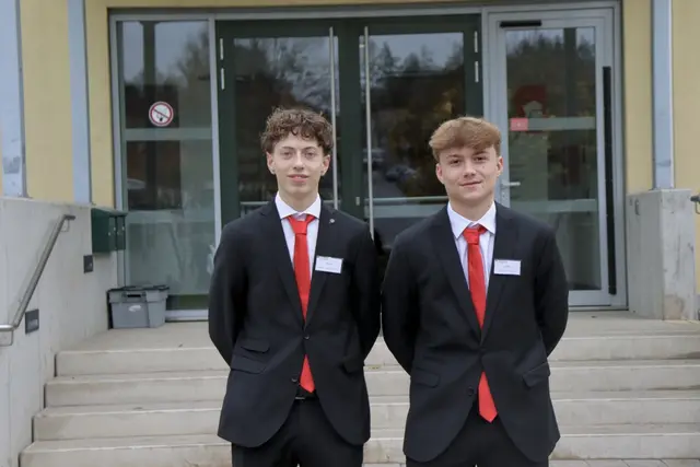 Mit den Schüler-Guides hinter die Kulissen der HAK. | Foto: Alejandra Ortiz