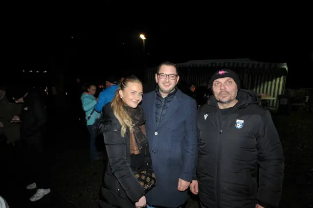 Philipp und Helena Gerstenmayer mit Admira-Kassier Heinrich Kaindl. | Foto: Sascha Trimmel