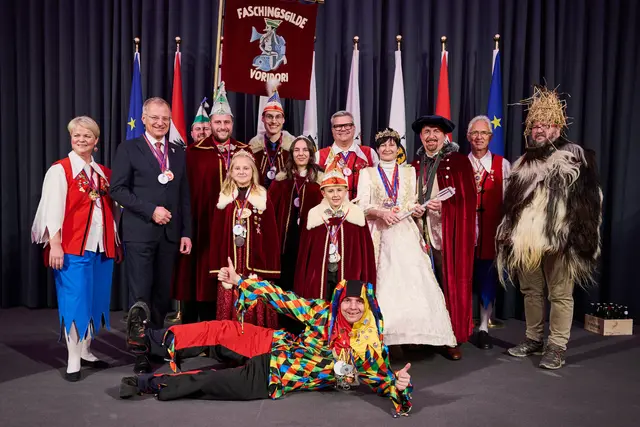 Die Eferdinger Gaukler stürmten das Landhaus in Linz und holten sich den Schlüssel. | Foto: Land OÖ/Peter Mayr
