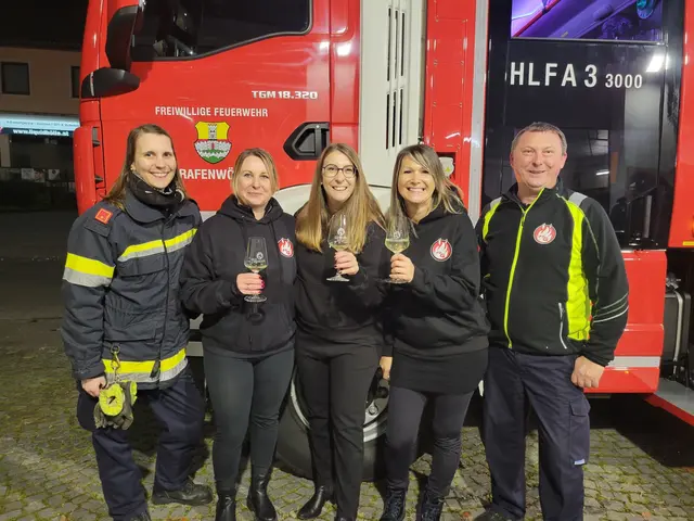 Das neue Feuerwehrfahrzeug wurde gebührend willkommen geheißen. | Foto: FF Grafenwörth/Ploiner
