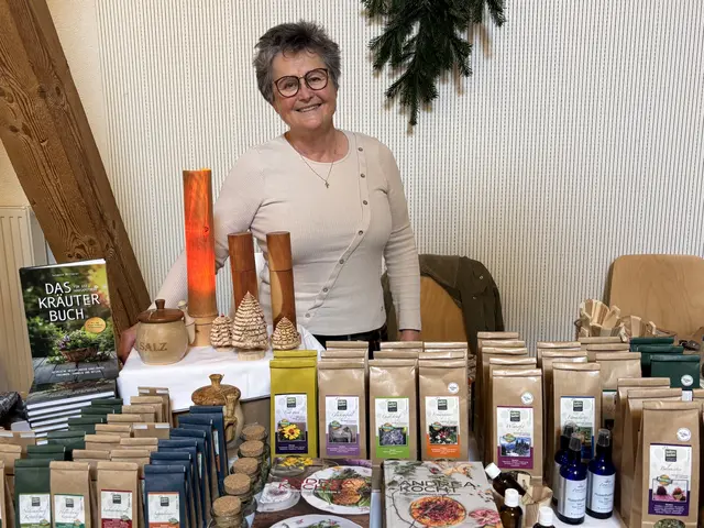 Ausstellerin Andrea Rieder vom Hollersbacher Kräutergarten. | Foto: Voithofer