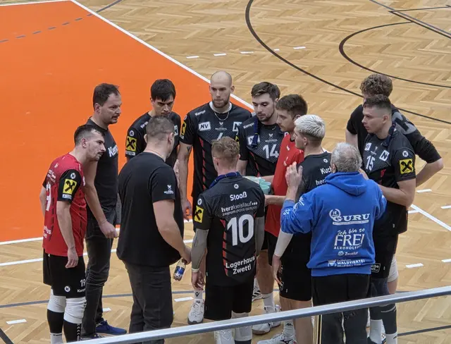 Trotz der knappen Niederlage sorgte die Union Raiffeisen Waldviertel für einen packenden Volleyball-Abend. | Foto: URW