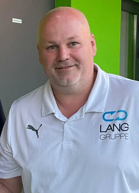 Der neue Obmann des Schärdinger Fußballvereins, Michael Lang, spricht über neuen Namen und Vereinsfarben. | Foto: ATSV Schärding