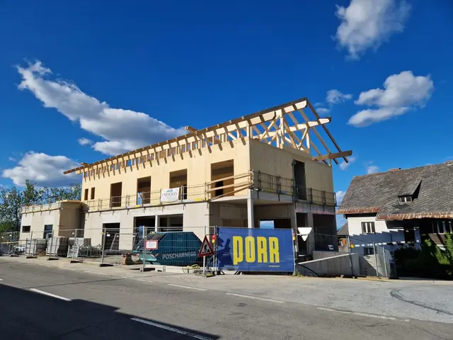 Jetzt nimmt das neue Gebäude Packerhöhe schon Formen an. | Foto: Gemeinde Hirschegg-Pack