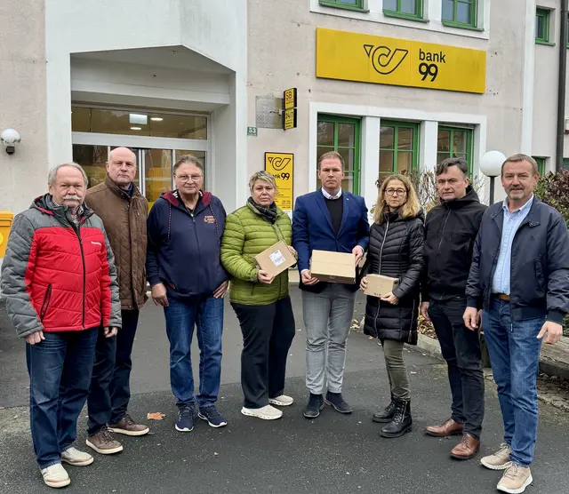Bürgermeister in der Sache vereint (von links): Edi Zach (Heiligenkreuz), Reinhard Deutsch (Jennersdorf), Franz Kern (St. Martin), Andrea Reichl (Deutsch Kaltenbrunn), Fabio Halb (Mühlgraben), Monika Pock (Neuhaus), Christian Schaberl (Eltendorf) und Harald Brunner (Weichselbaum). | Foto: SPÖ